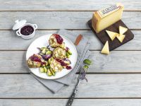 Le Gruyère AOP Brezelknödel mit Zwiebel-Rosenkohlragout Rezept