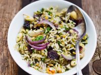 Linsen-Reis mit Datteln und Zwiebeln Rezept