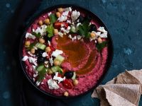 Loaded Rote-Bete-Hummus Rezept