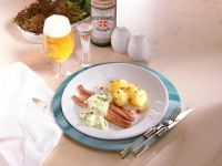 Matjesfilets mit Apfel-Zwiebel-Sauce und Speck-Kartoffeln Matjesfilets mit Apfel-Zwiebel-Sauce und Speck-Kartoffeln