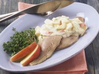 Matjeshering mit Zwiebel-Apfel-Sauce Rezept