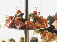 Mozzarellaspiesse mit Kirschtomaten & Salami Rezept