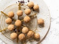 No Bake Bananabread Energy Balls Rezept