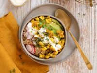 Quinoa-Bowl mit Tofu