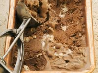 Nougat-Schokoladen-Eis Nougat-Schokoladen-Eis