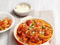 Nudelauflauf mit Fleischbällchen Rezept
