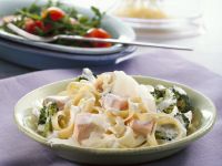 Nudeln mit Lachs-Sahnesauce Nudeln mit Lachs-Sahnesauce