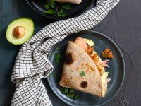 Omelett-Wrap mit Kimchi-Lachs-Füllung Rezept