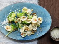 Orecchiete-Nudeln mit Brokkoli Rezept