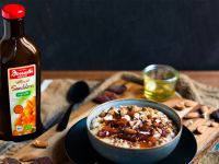 Overnight-Dinkel-Porridge mit Flohsamenschalen