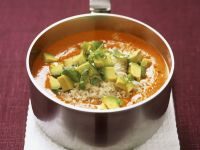 Paprikacremesuppe mit Reis und Avocado Paprikacremesuppe mit Reis und Avocado