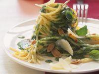 Pasta mit Mandelpesto Rezept