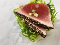 Pfeffer-Thunfischfilet mit Algensalat Rezept