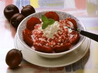 Pflaumen mit Hüttenkäse Rezept