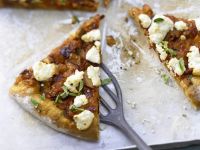 Pizza mit scharfem Auberginen-Ragout Rezept