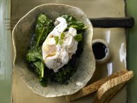 Pochierte Eier auf Spinat Rezept
