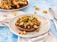 Portobello mit Gorgonzola, Walnüssen und Birne Rezept