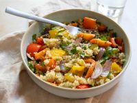 Quinoa-Pfanne mit Ofengemüse Rezept