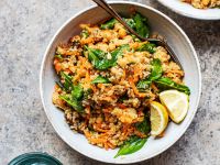 Quinoasalat mit Kichererbsen, Möhren und Spinat Rezept