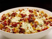 Rigatoni al forno mit Rindfleisch und Mozzarella Rezept