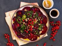 Rote-Bete-Carpaccio mit Walnüssen Rezept