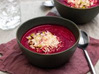 Rote Bete-Suppe mit Kokos, Birne und Zimt Rezept