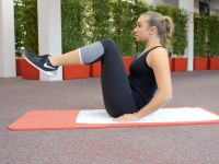 Bauchworkout: Rudercrunches