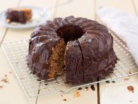 Saftiger Nusskuchen mit Schokoglasur Rezept