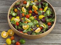 Salat mit bunten Tomaten Rezept