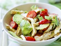 Salat mit Huhn und Avocado Rezept