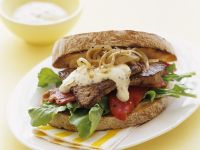 Sandwich mit Hüttenkäse, Möhren und Kresse Rezept | EAT SMARTER