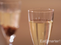 Sekt wieder zum Prickeln bringen