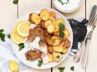 Smarte Fish and Chips mit Joghurt-Dip
