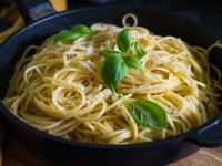 Spaghetti mit Knoblauch, Oel & Chili (Aglio, olio e peperoncino)