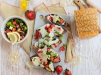 Spargel-Erdbeer-Bruschetta Rezept