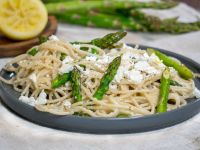 Spargel-Zitronen-Pasta mit Feta Rezept