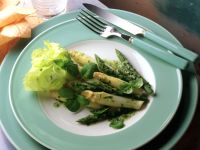 Spargelsalat mit Kräuter-Vinaigrette Rezept