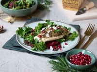 Spicy Linsen-Grünkohl-Gemüse dazu Hähnchenbrust mit Grana-Padano-Kräuter-Kruste Rezept