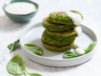 Spinat-Pancakes mit Zitronenjoghurt Rezept