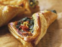 Spinat-Tomaten-Taschen Rezept