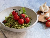 Spirelli mit Spinatsauce und geschmolzenen Tomaten Rezept