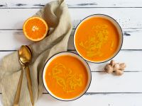 Süßkartoffelsuppe mit Orange und Kurkuma Rezept