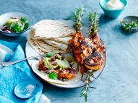 Teigfladen mit Hähnchenspießen Rezept