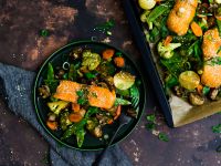 Teriyaki-Lachs mit Gemüse vom Blech Rezept