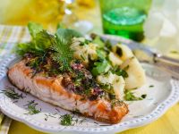 Überbackener Lachs mit Kartoffeln Rezept