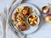 Vegane Quarkkeulchen mit Apfelkompott Rezept