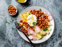 Weißer Spargel mit Kichererbsen und pochiertem Ei Rezept