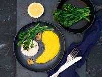 Wilder Brokkoli mit Safran-Zitronen-Schaum und Kamalis Duftreis Rezept