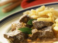 Wildgulasch mit Spätzle Rezept