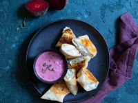 Ziegenkäse-Strudel-Päckchen mit Rote-Bete-Dip Rezept